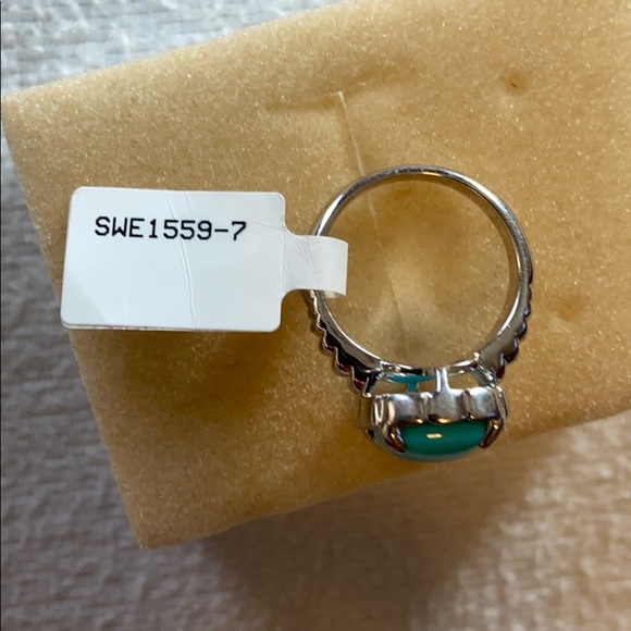 Ring - Picture 2 of 6